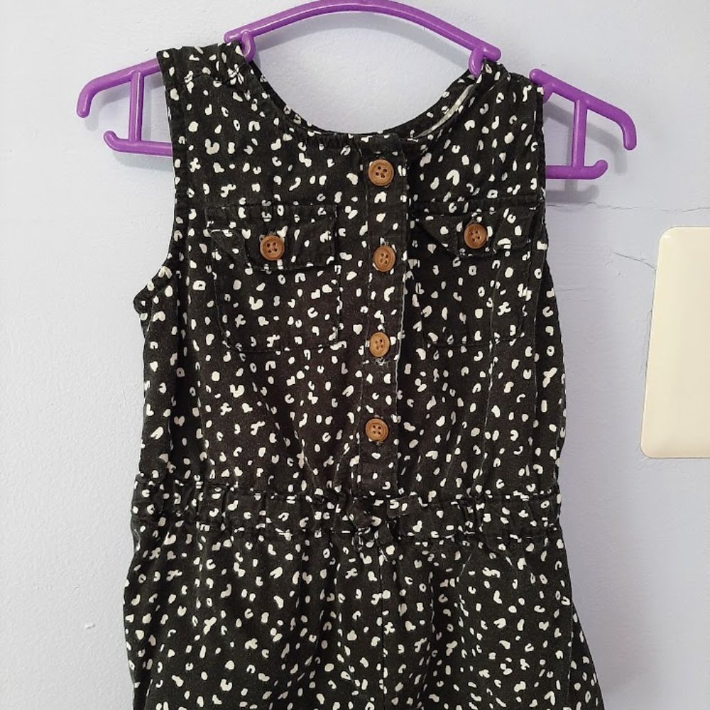 Old navy jumpsuits / rompers 12-18 months snap crotch